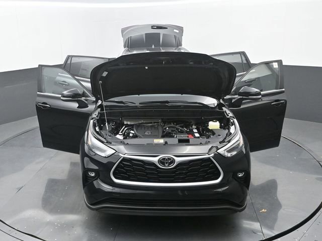 Used 2026 Toyota Highlander XLE image 35