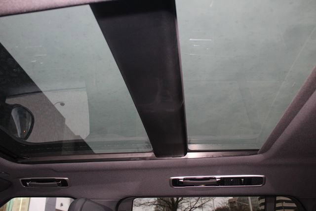 New 2026 Land Rover Range Rover Long Wheelbase SE image 23