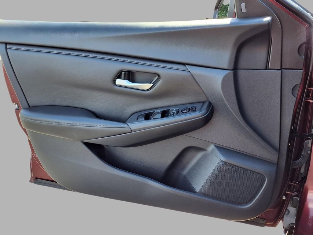Certified 2023 Nissan Sentra SV FWD image 18
