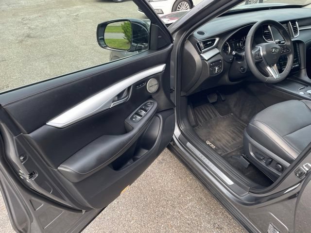 Used 2019 INFINITI QX50 Essential w/ Premium Heat Package AWD/4WD image 10