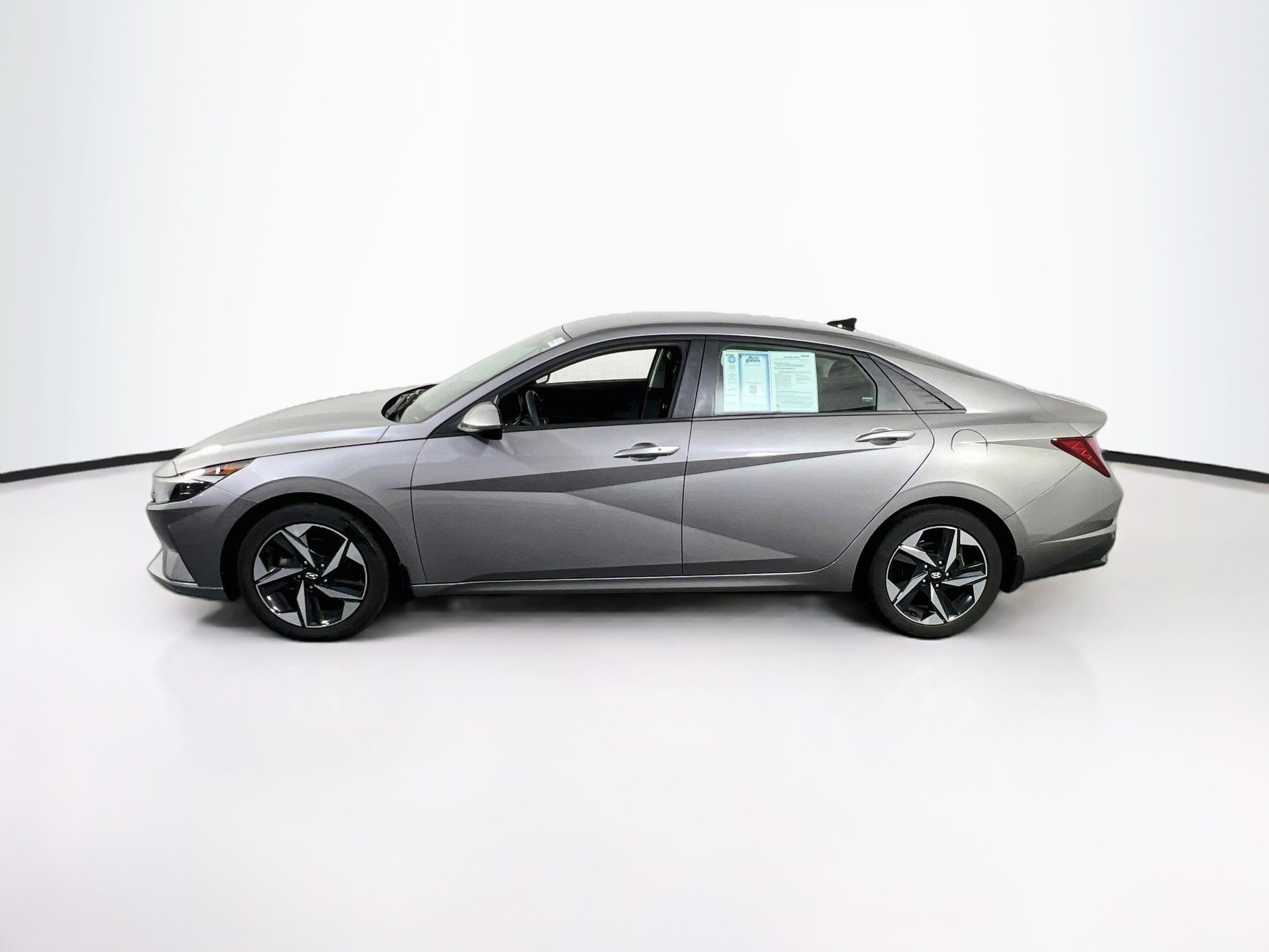 Used 2023 Hyundai Elantra SEL w/ Convenience Package FWD image 8