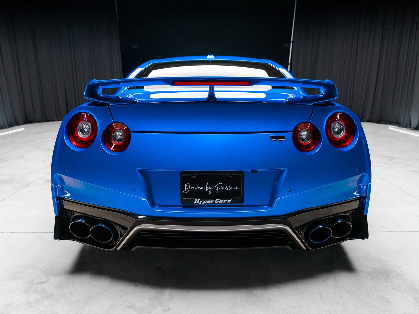 Used 2020 Nissan GT-R Premium image 13