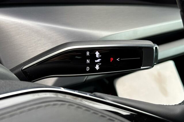 New 2026 Cadillac Vistiq Platinum image 23