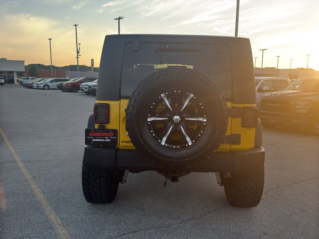 Used 2008 Jeep Wrangler Rubicon w/ Dual Top Group AWD/4WD image 7