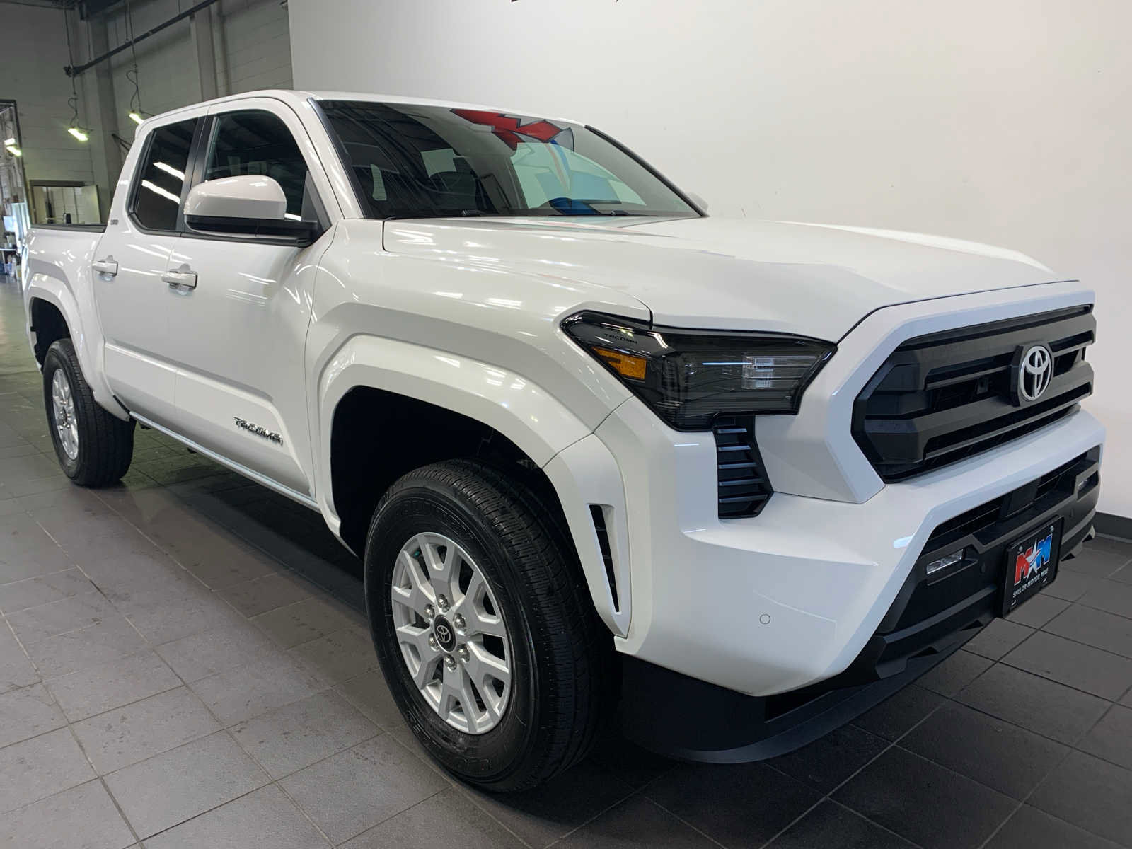 Used 2024 Toyota Tacoma SR5 image 2