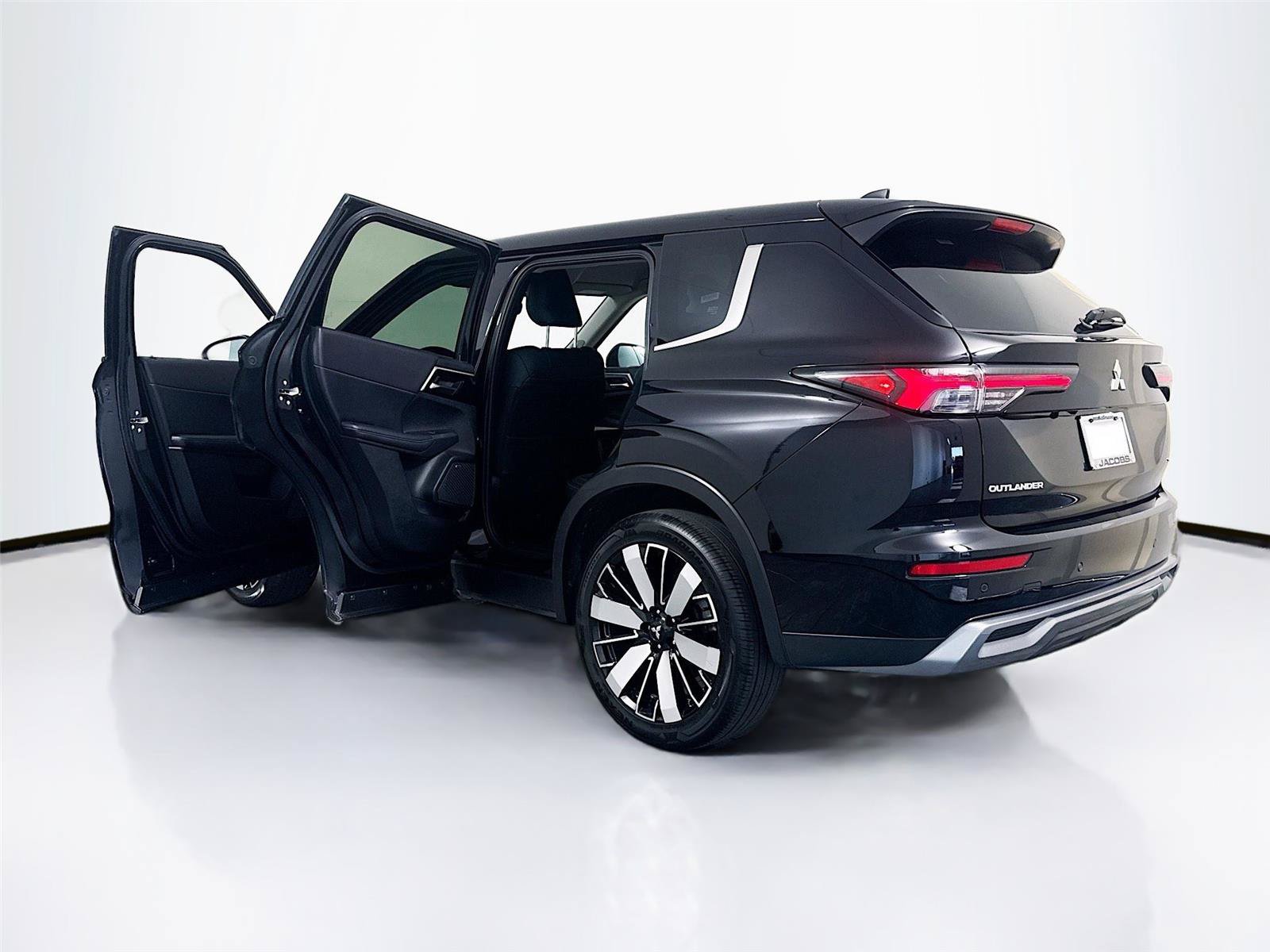 Used 2025 Mitsubishi Outlander SE FWD image 38