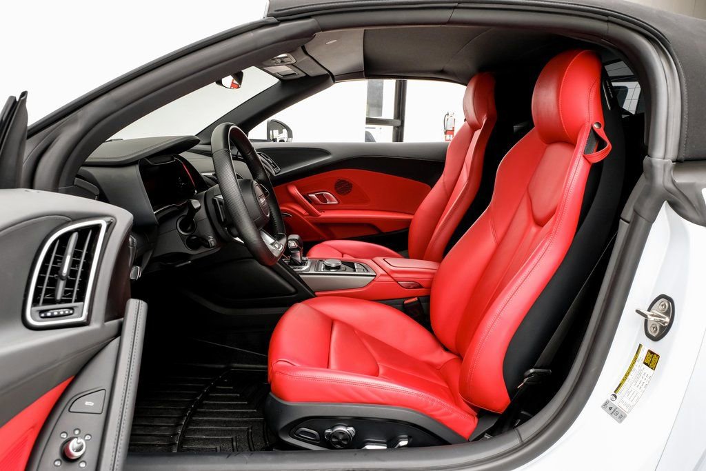 Used 2020 Audi R8 V10 w/ 20" Wheel Package image 10