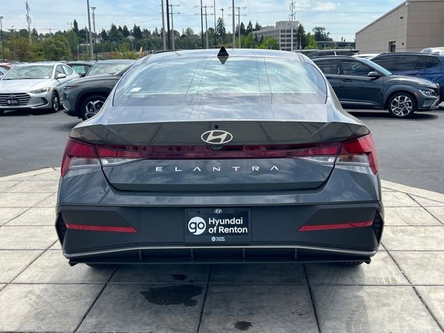 New 2026 Hyundai Elantra SE FWD image 8