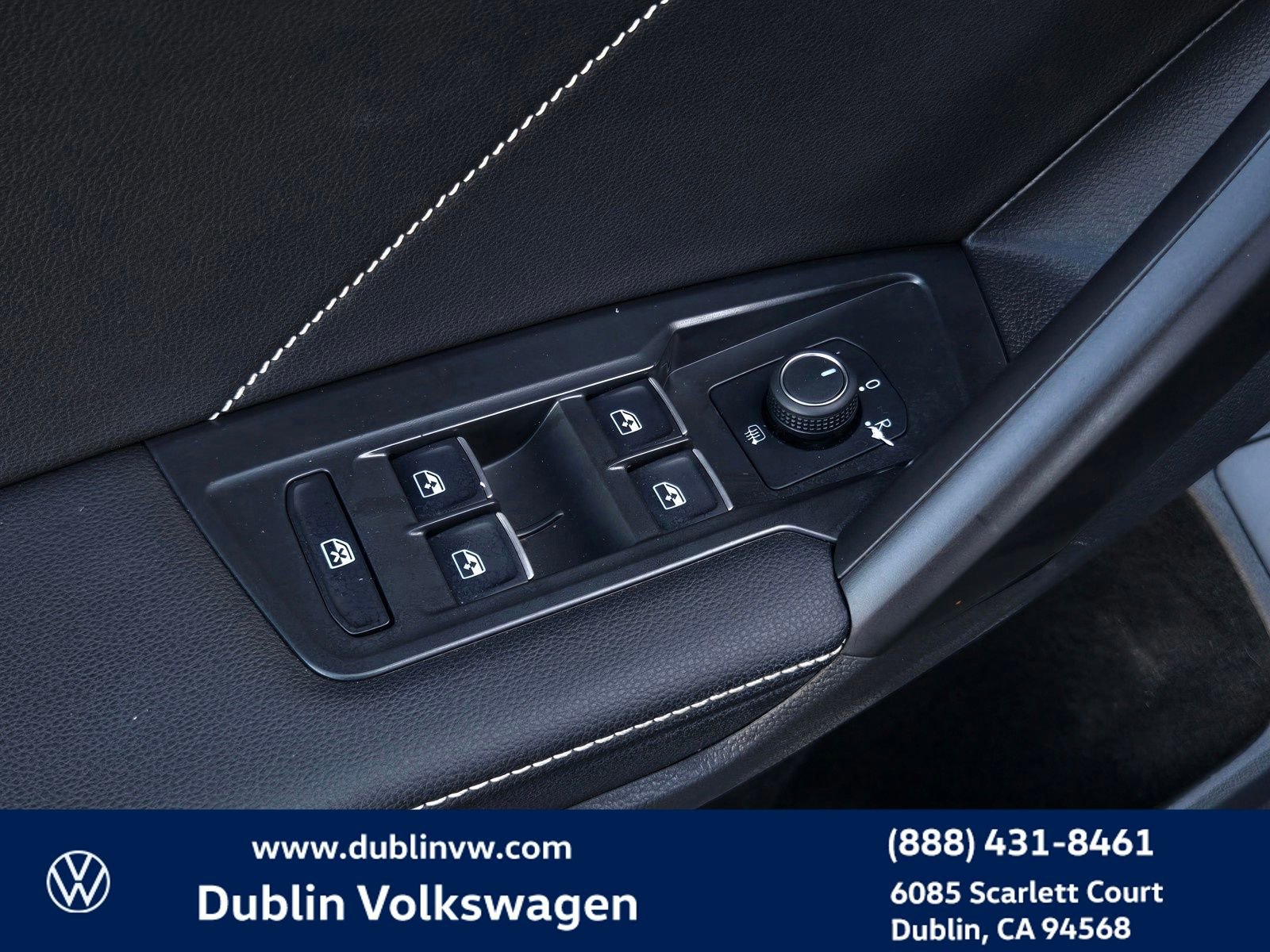 Certified 2023 Volkswagen Tiguan SE w/ Panoramic Sunroof Package image 11