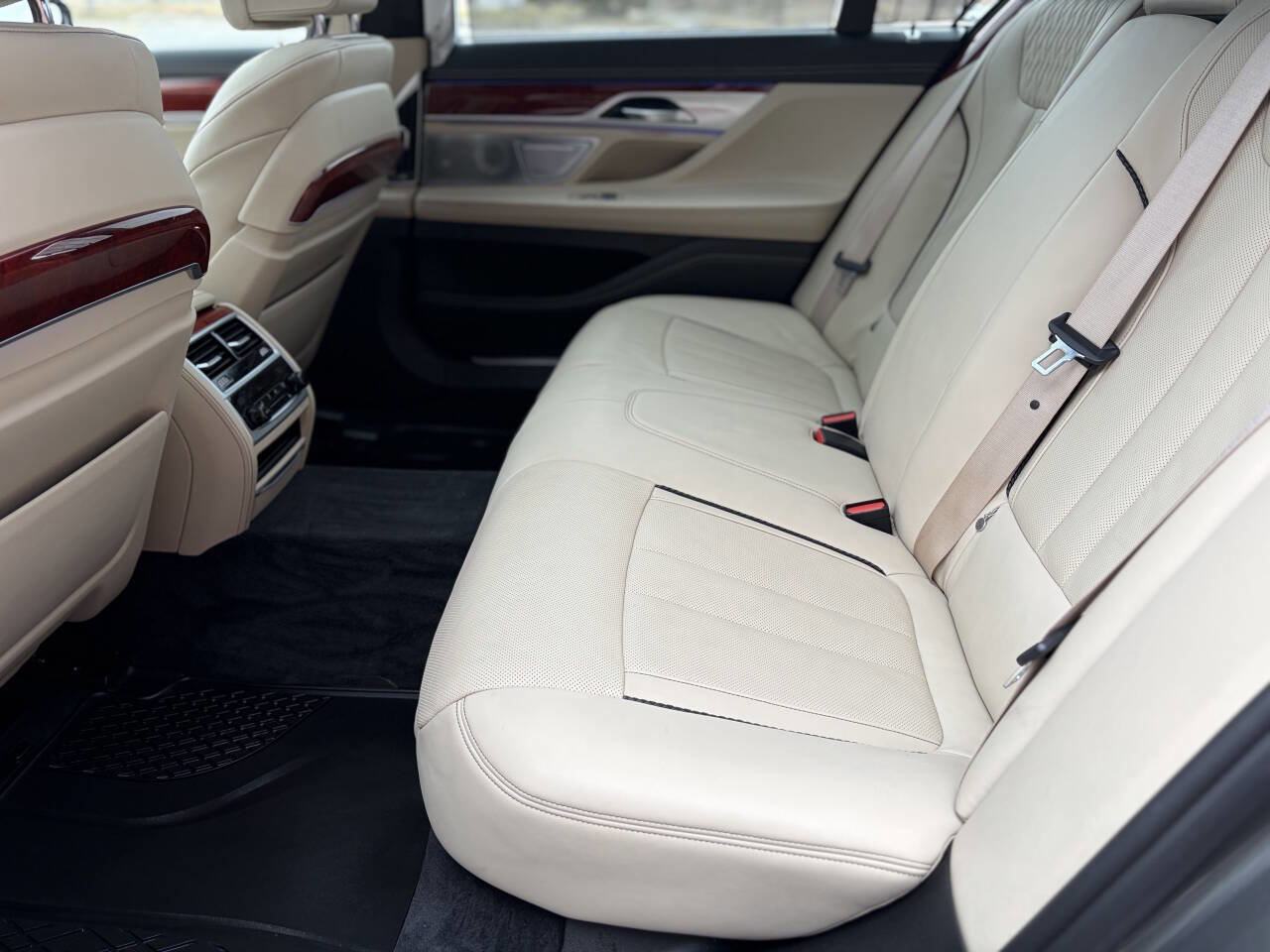 Used 2019 BMW ALPINA B7 xDrive image 21