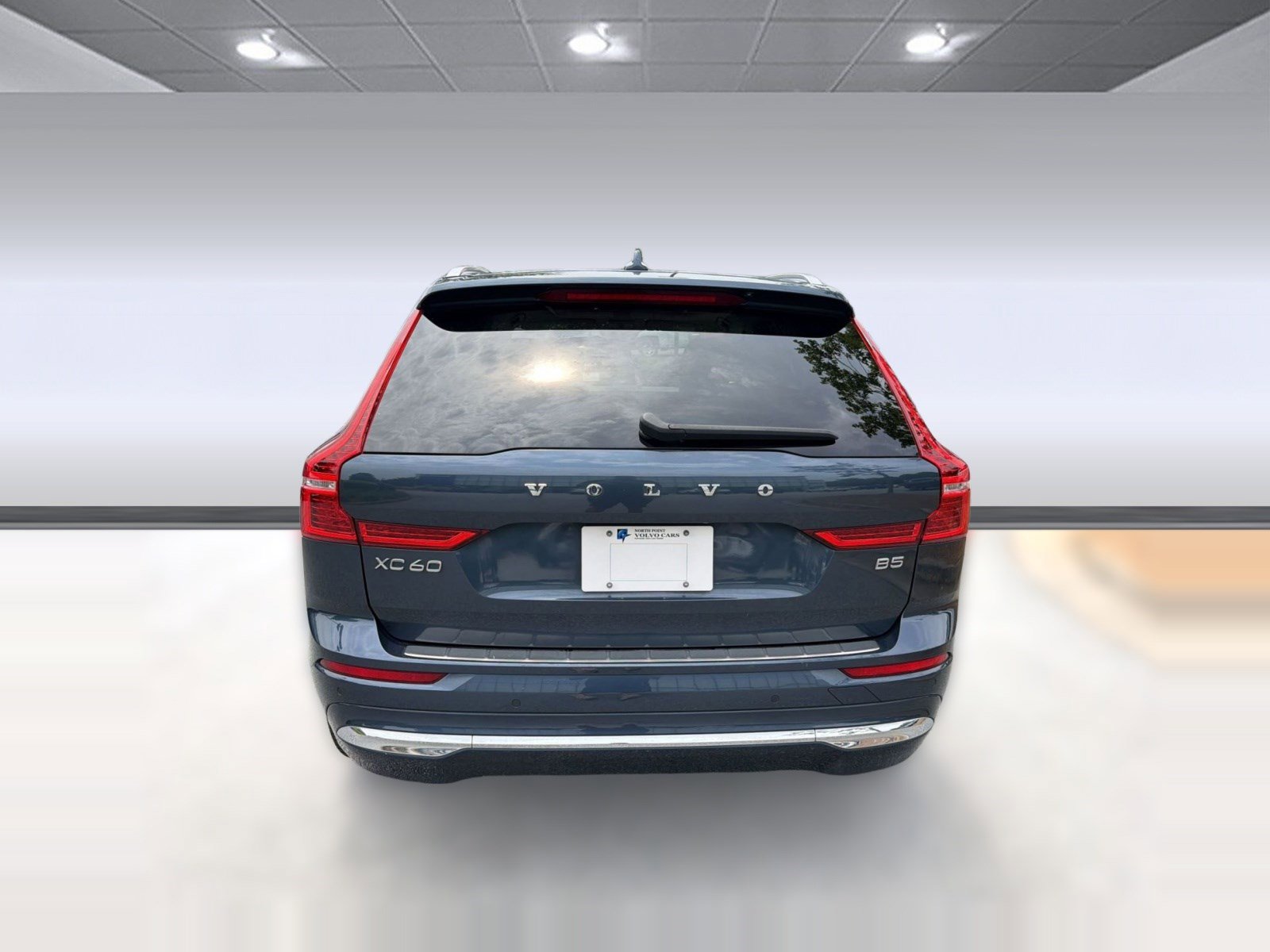 Used 2023 Volvo XC60 B5 Ultimate w/ Climate Package FWD image 10