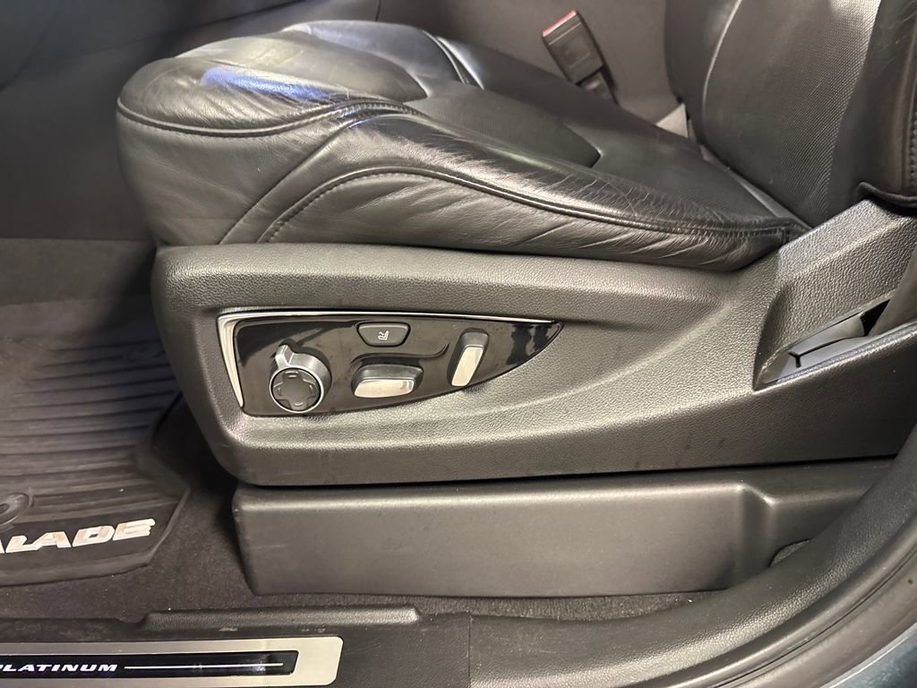 Certified 2020 Cadillac Escalade Platinum image 26
