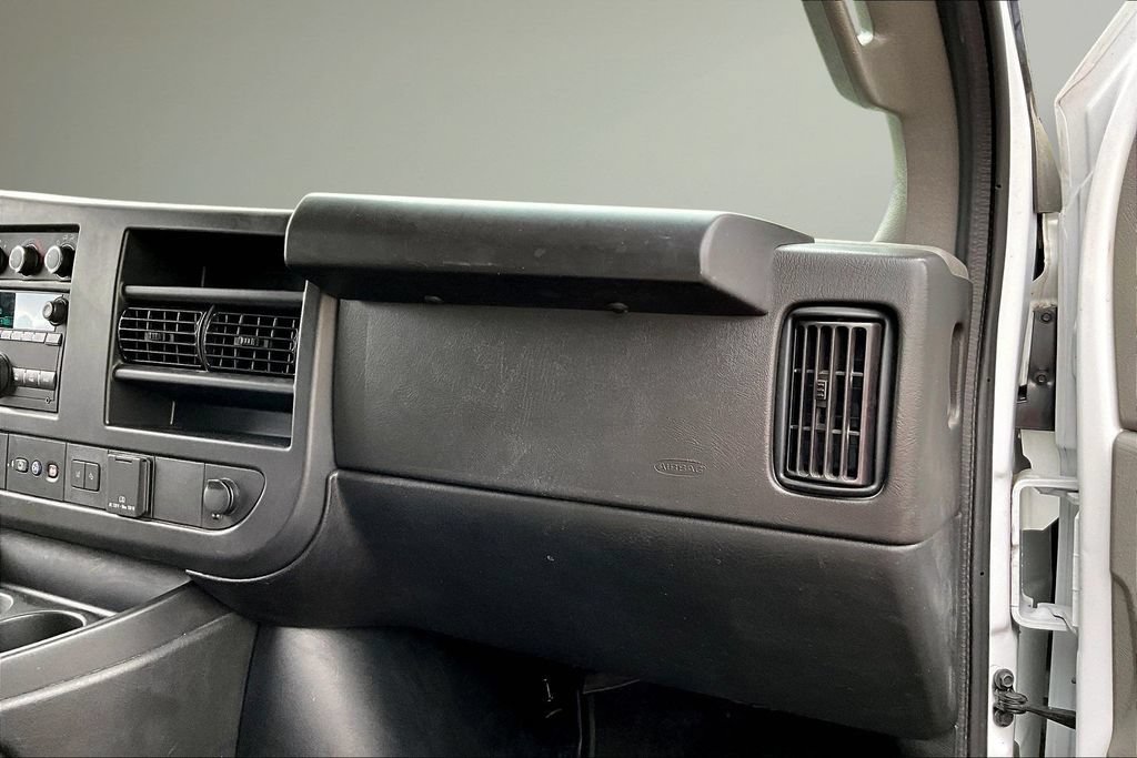Used 2025 Chevrolet Express 3500 LT w/ LT Preferred Equipment Group RWD image 25