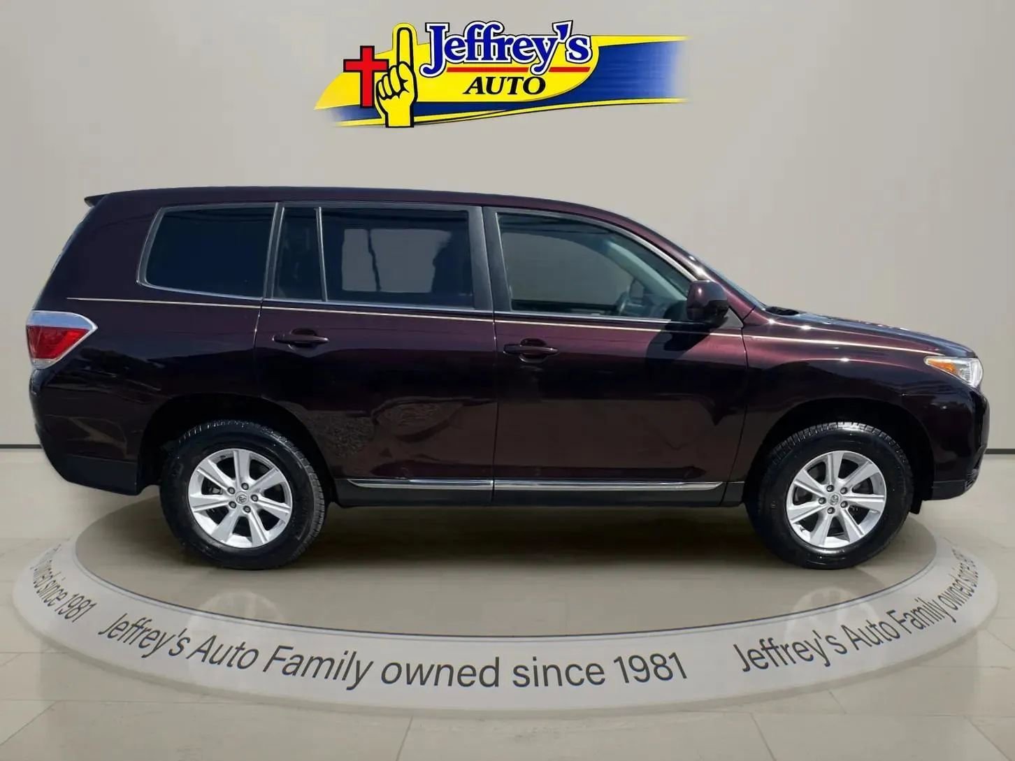 Used 2013 Toyota Highlander FWD w/ Cold Weather Pkg image 6