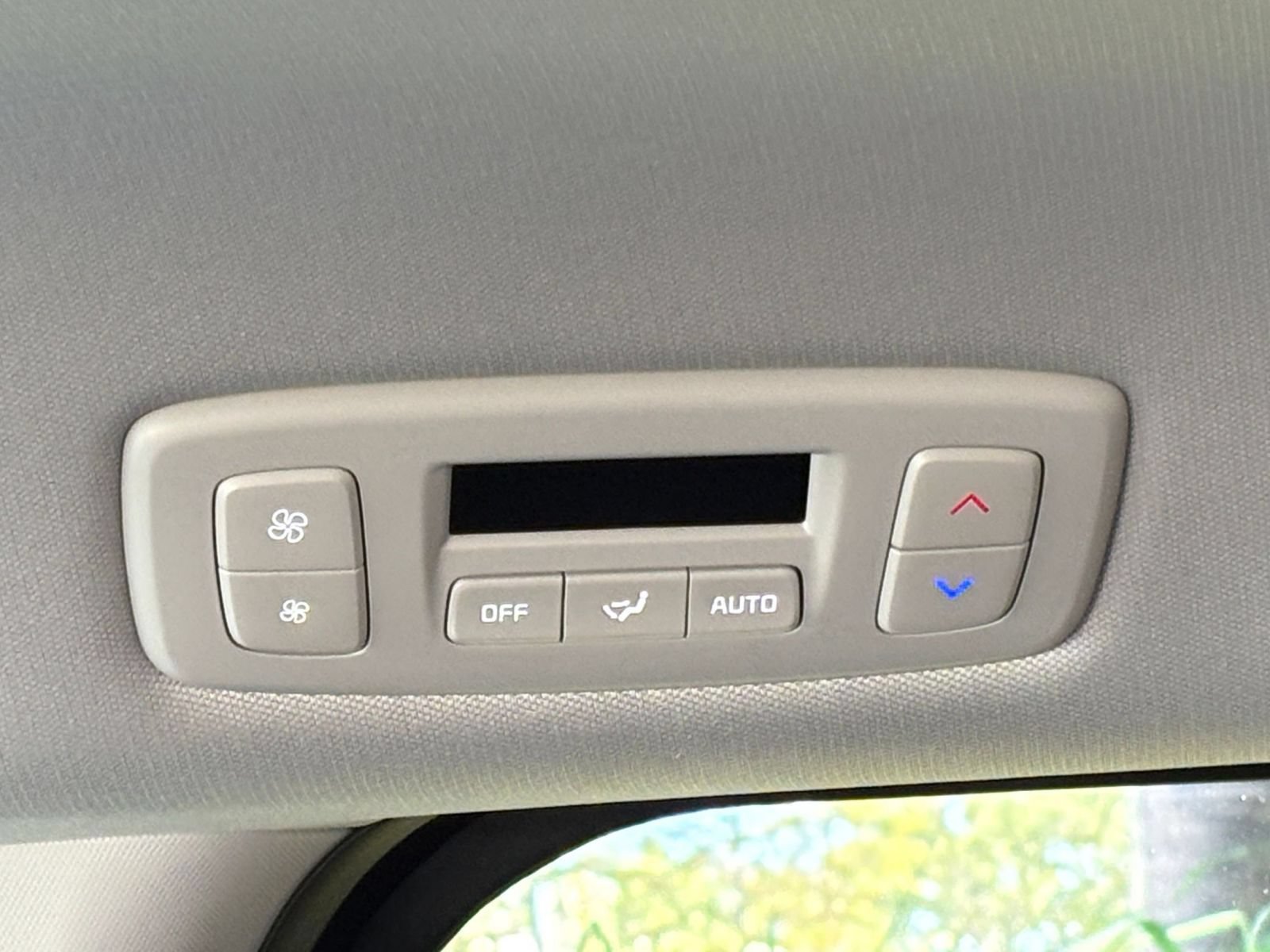Used 2026 Kia Carnival FWD image 24