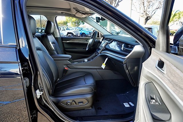 New 2023 Jeep Grand Cherokee Limited 4xe image 14