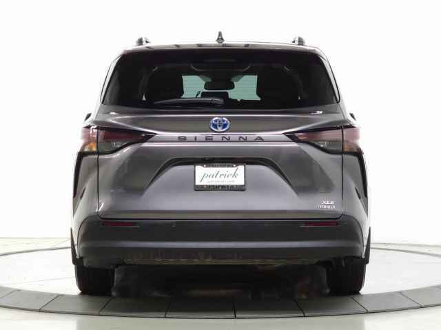 Used 2023 Toyota Sienna XLE image 8