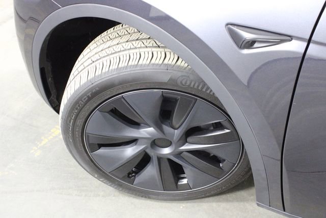 Used 2024 Tesla Model Y Long Range image 44
