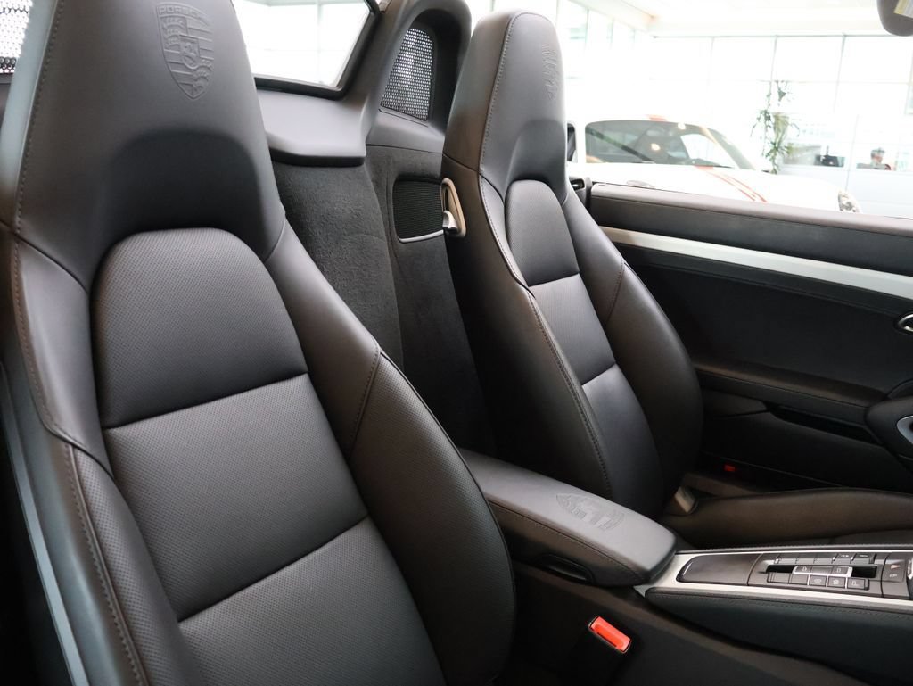 Used 2022 Porsche 718 Boxster RWD image 13