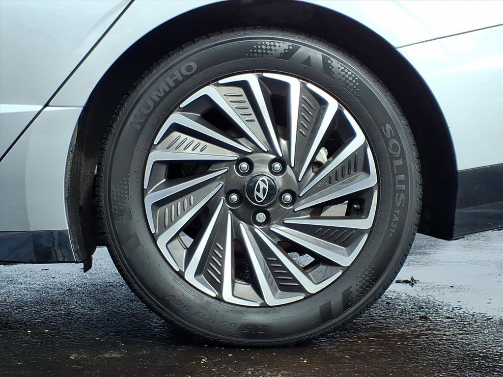 Certified 2024 Hyundai Sonata Limited FWD image 9