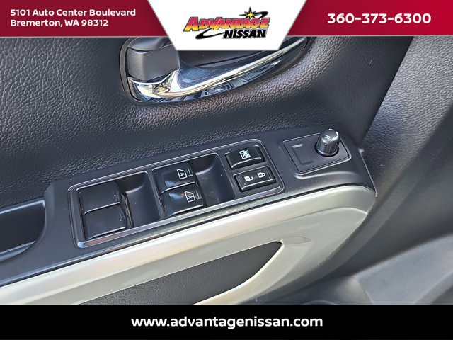 Used 2022 Nissan Titan SV w/ Accessory Utility Package AWD/4WD image 10