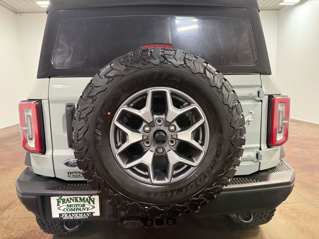Used 2023 Ford Bronco Badlands image 90