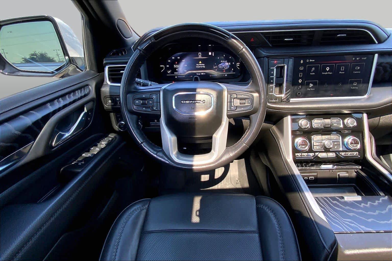 Used 2023 GMC Yukon Denali w/ Denali Reserve Package AWD/4WD image 6