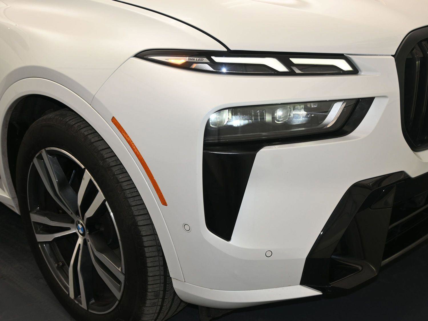 Used 2023 BMW X7 xDrive40i w/ Executive Package image 15