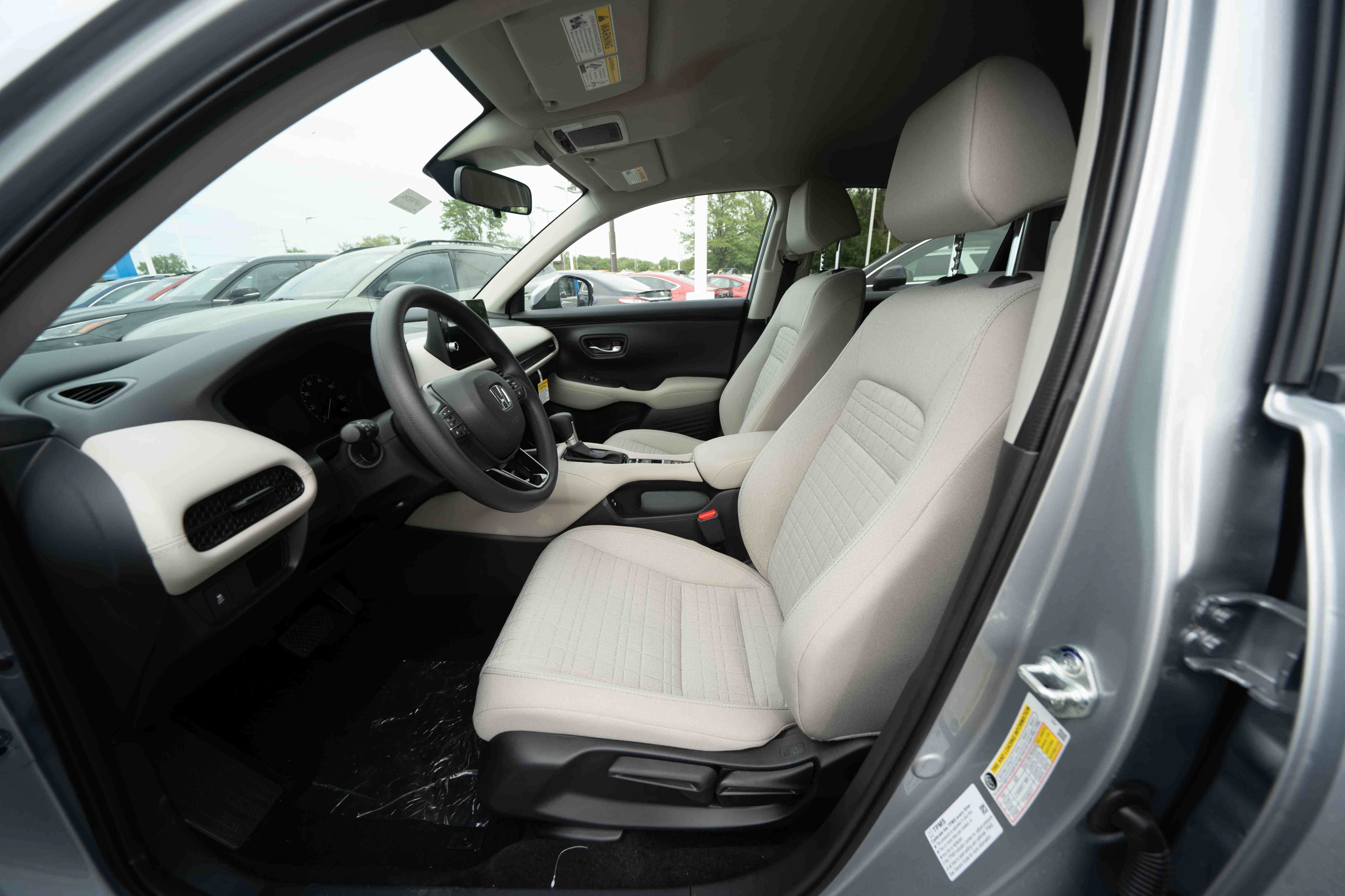 New 2027 Honda HR-V LX image 9