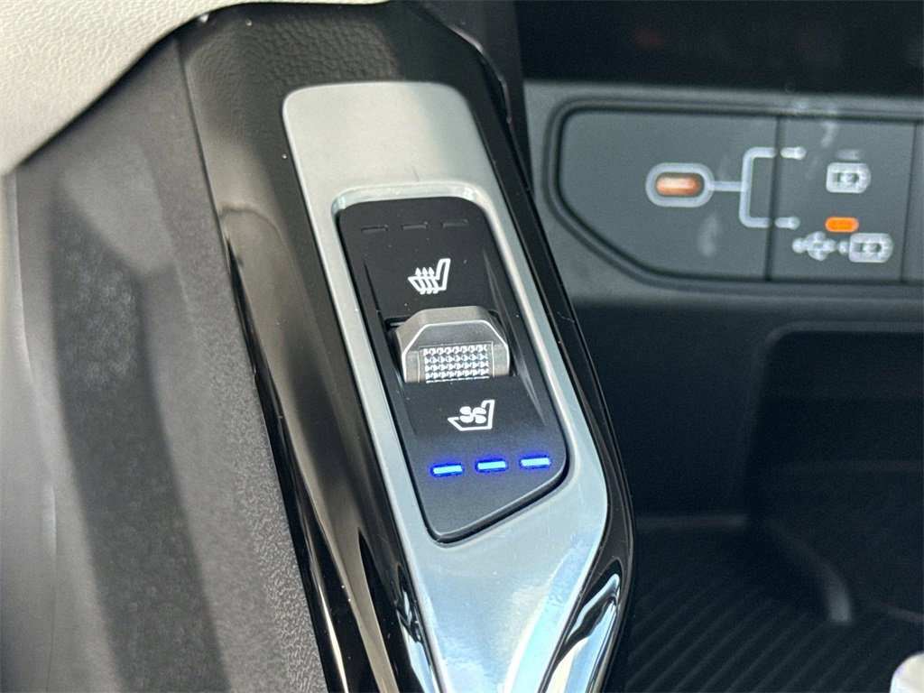 Used 2024 Kia Sorento SX image 39