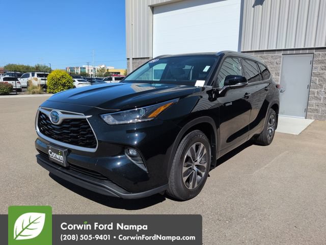 Used 2021 Toyota Highlander XLE AWD/4WD image 7