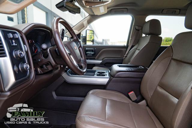 Used 2016 Chevrolet Silverado 3500 LTZ AWD/4WD image 23
