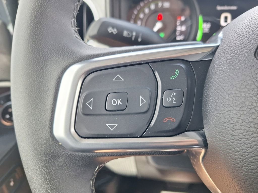 Used 2025 Jeep Wrangler Unlimited Sahara w/ Safety Group AWD/4WD image 13