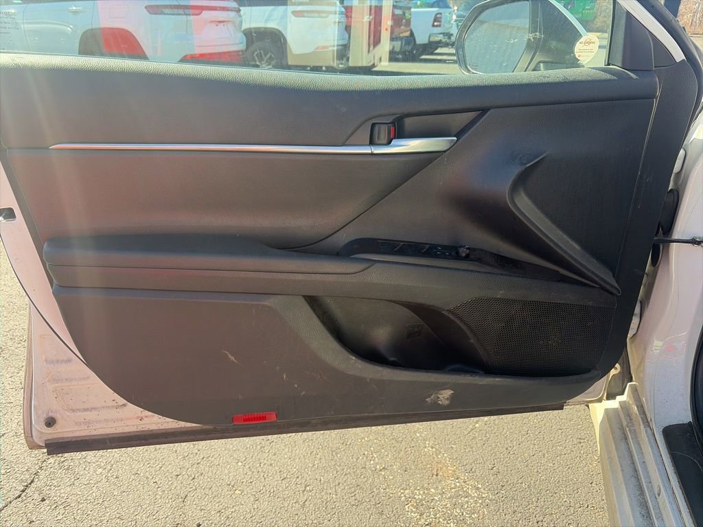 Used 2022 Toyota Camry SE image 12