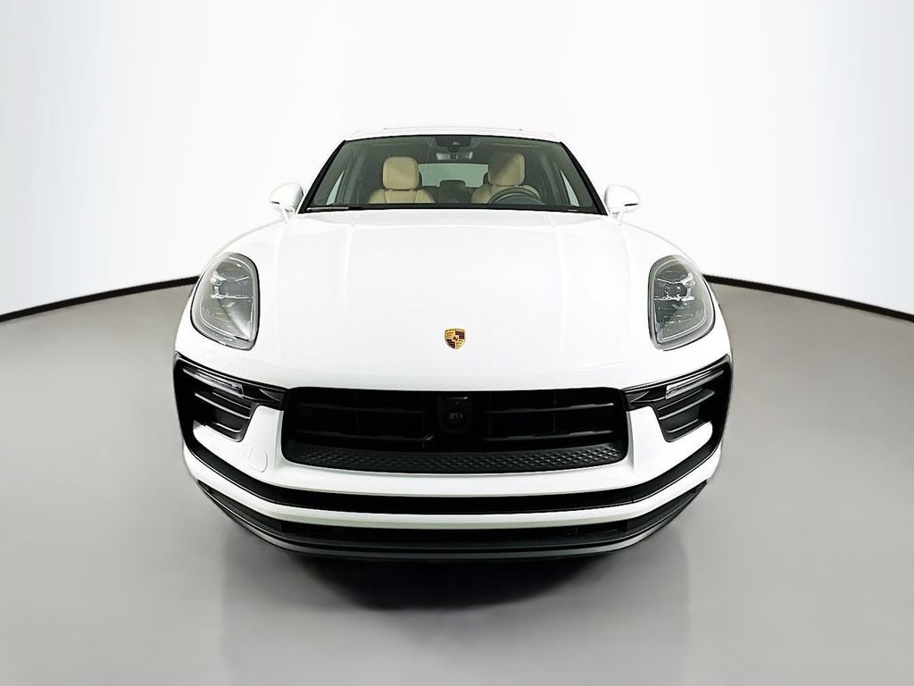 Certified 2026 Porsche Macan AWD/4WD image 6