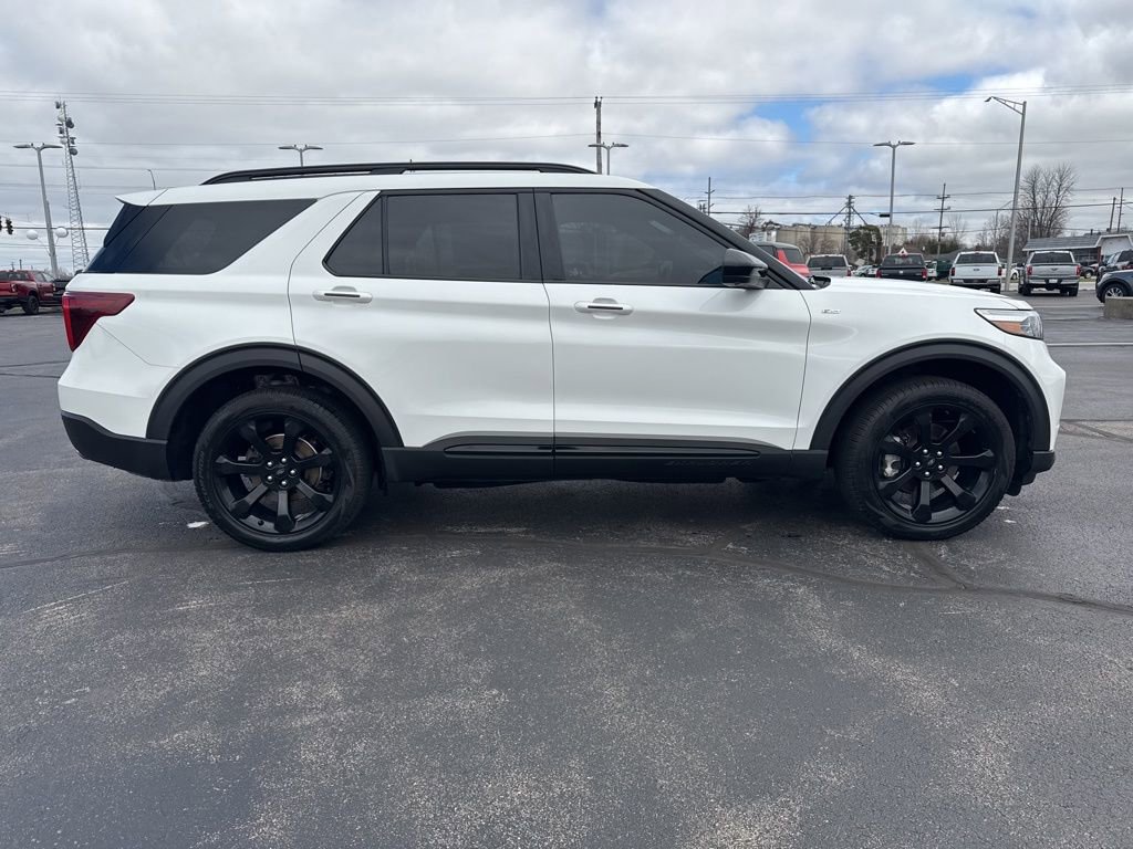 Used 2023 Ford Explorer ST-Line w/ Class IV Trailer Tow Package image 9