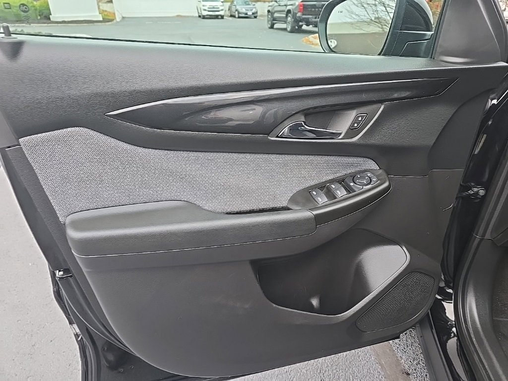 Used 2025 Chevrolet TrailBlazer LT w/ Driver Confidence Package image 16