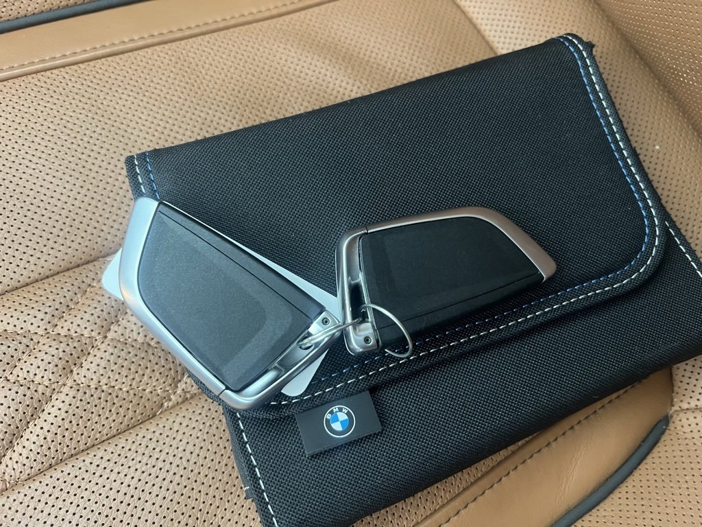 Used 2022 BMW 740i xDrive w/ Luxury Rear Seating Package image 22