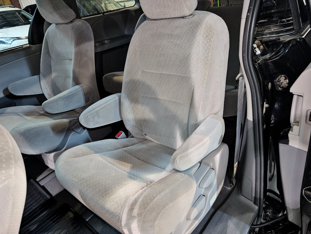 Used 2020 Toyota Sienna LE AWD/4WD image 20