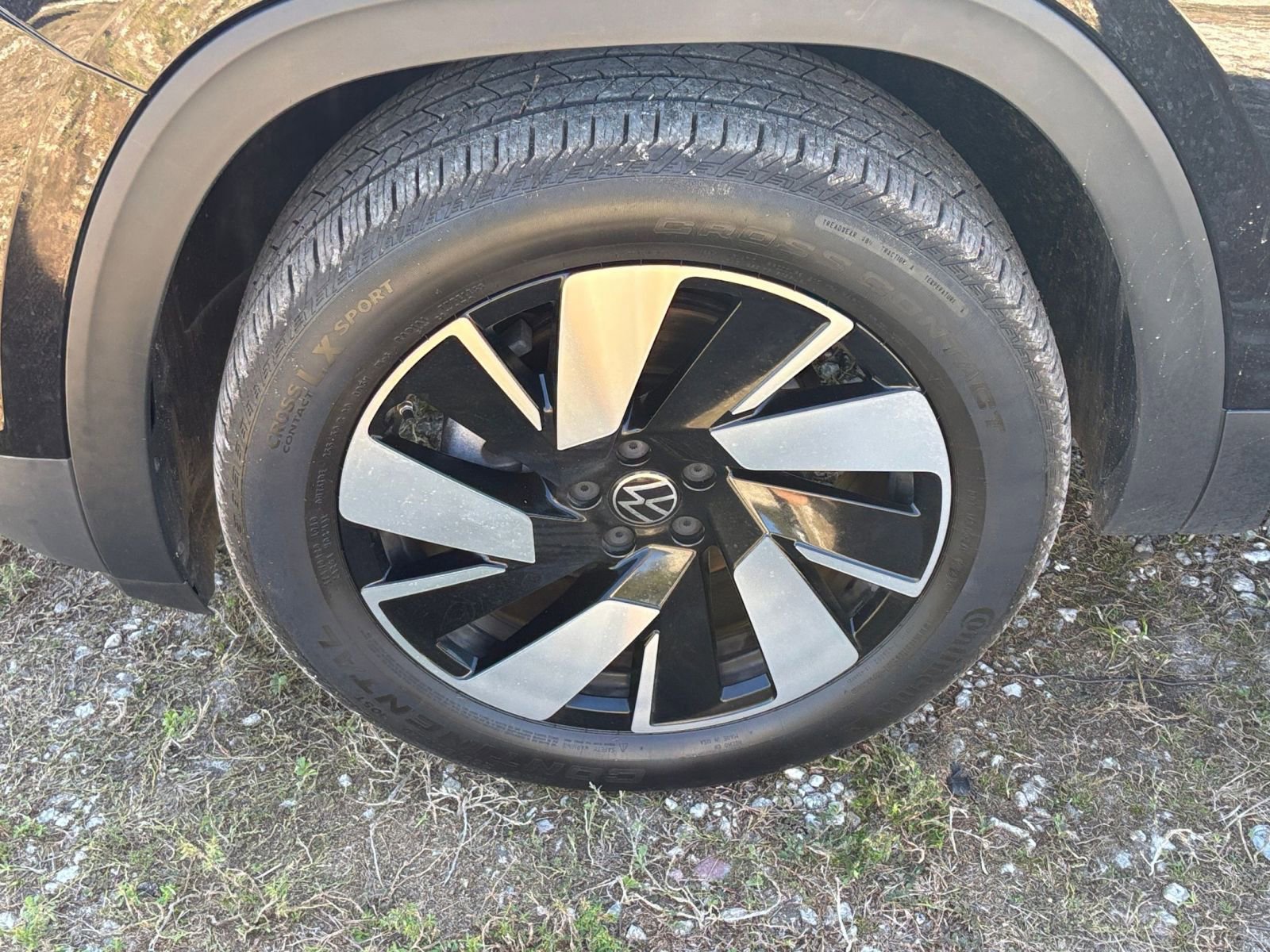 Used 2025 Volkswagen Atlas Cross Sport SE image 31