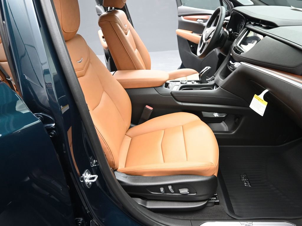 New 2026 Cadillac XT5 Premium Luxury w/ LPO, Floor Liner Package image 28