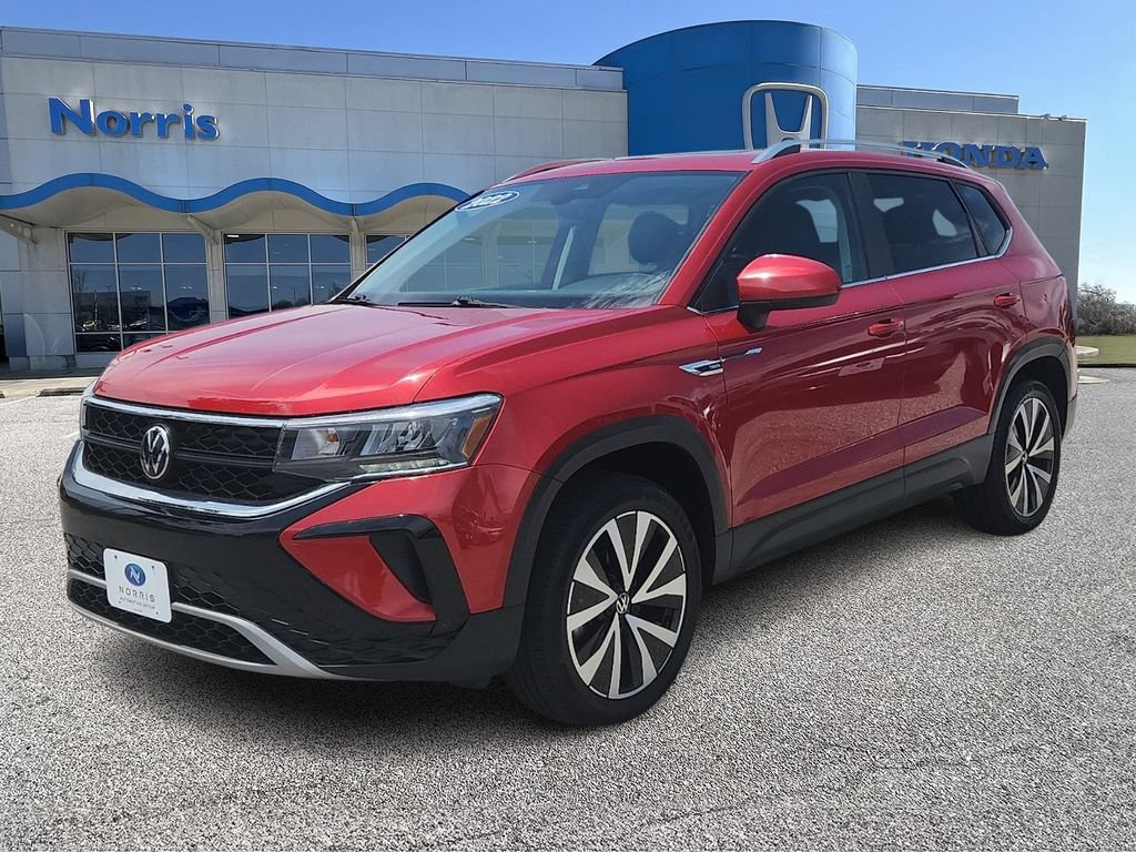 Used 2022 Volkswagen Taos SE AWD/4WD image 2