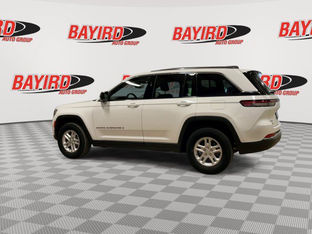 Used 2024 Jeep Grand Cherokee Laredo image 6