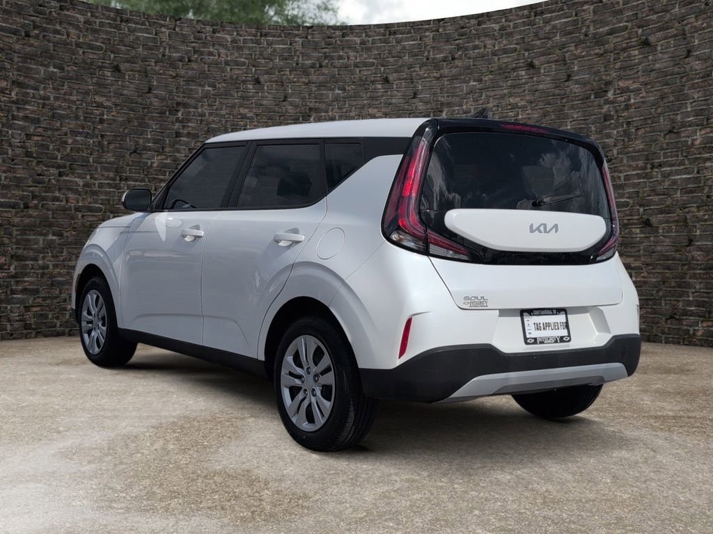 Used 2024 Kia Soul LX FWD image 4