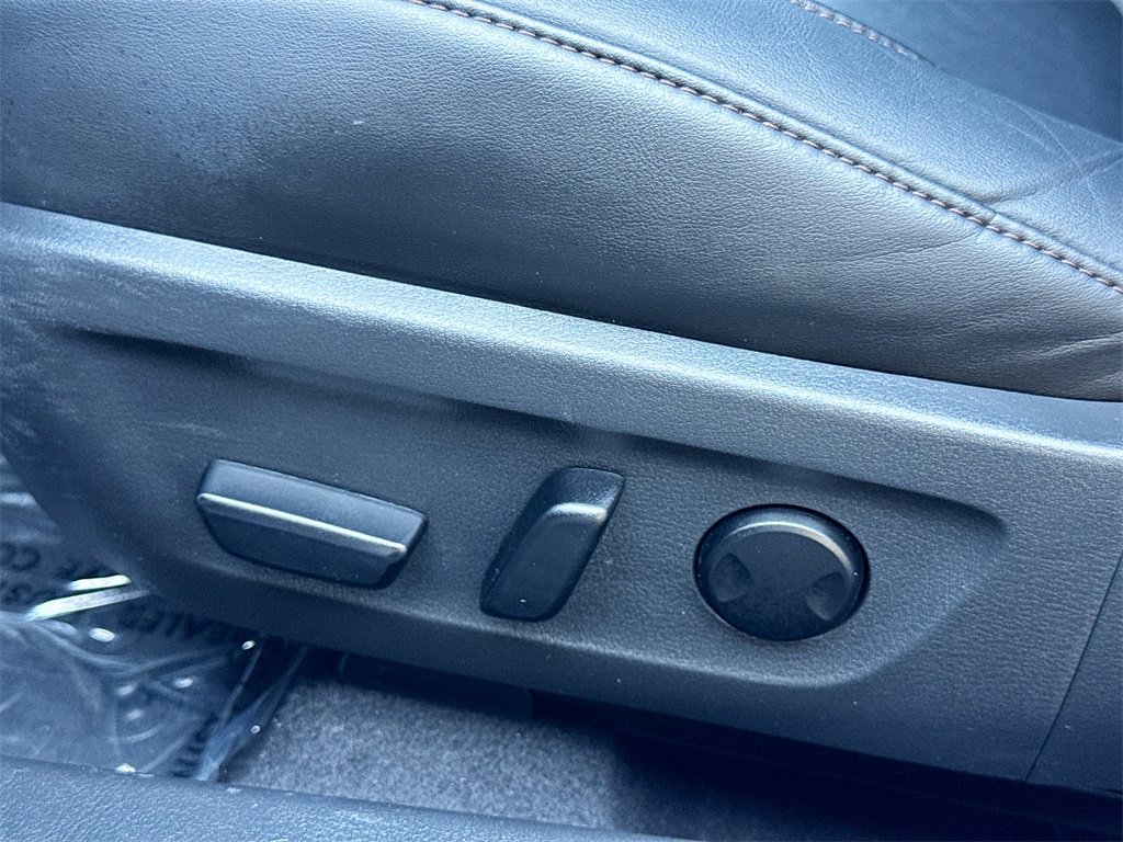 Used 2019 MAZDA MAZDA3 Hatchback w/ Preferred Package image 28