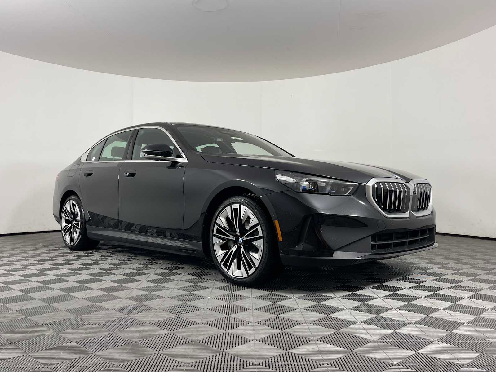 New 2026 BMW i5 eDrive40 image 13