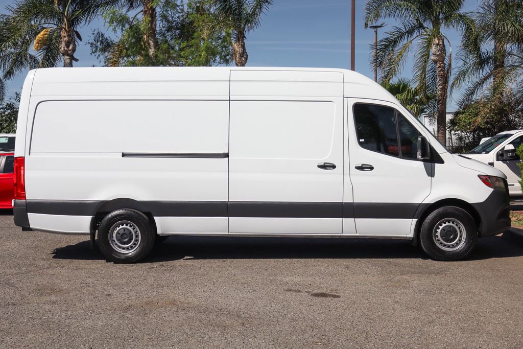 Used 2024 Mercedes-Benz Sprinter 2500 w/ Acoustic Package image 10