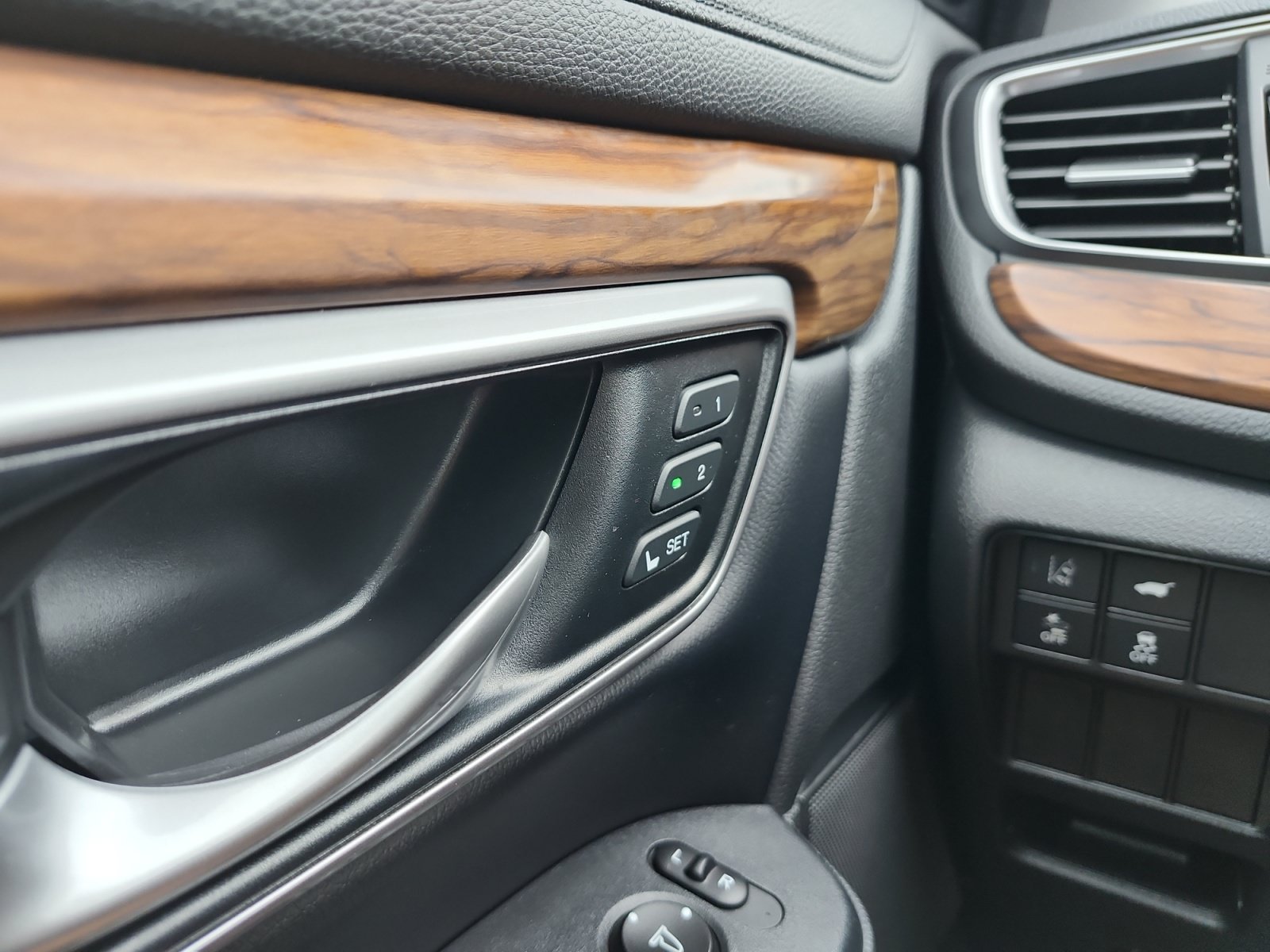 Used 2018 Honda CR-V EX-L image 23