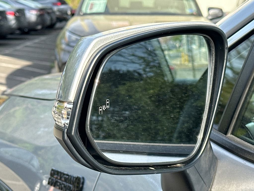 Used 2022 Toyota RAV4 SE w/ Weather & Moonroof Package image 19