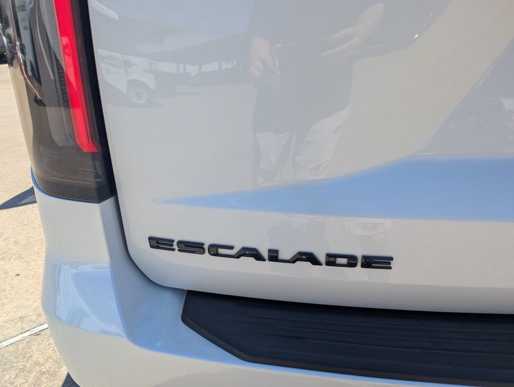 Certified 2023 Cadillac Escalade Sport Platinum w/ LPO, ONYX Package AWD/4WD image 34